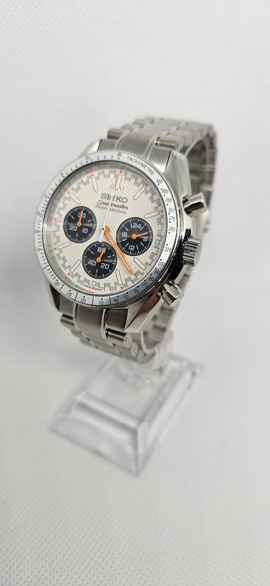 40mm Seiko Mod – Speedmaster Chronograph Domed Edition