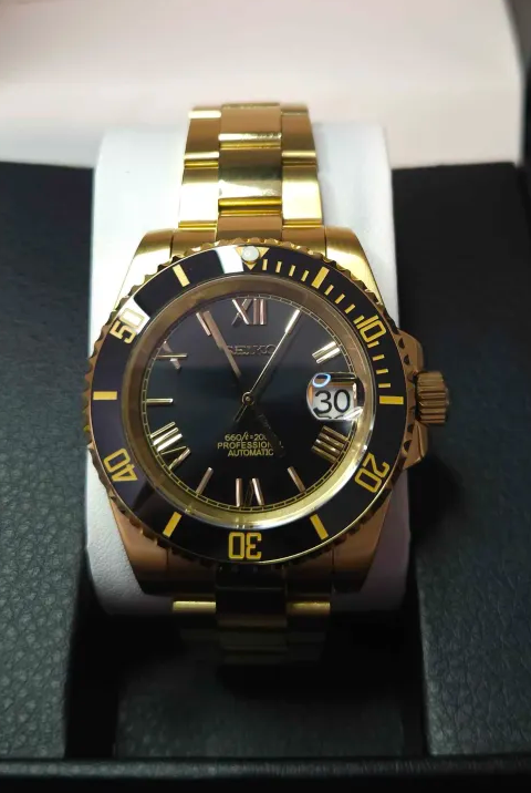 40mm Submariner Style Black Dial Gold Case & Bracelet Roman Numerals Cyclops Date